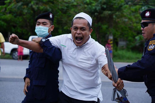 171127-TH-protester-620.jpg 171127-TH-protester-620.jpg