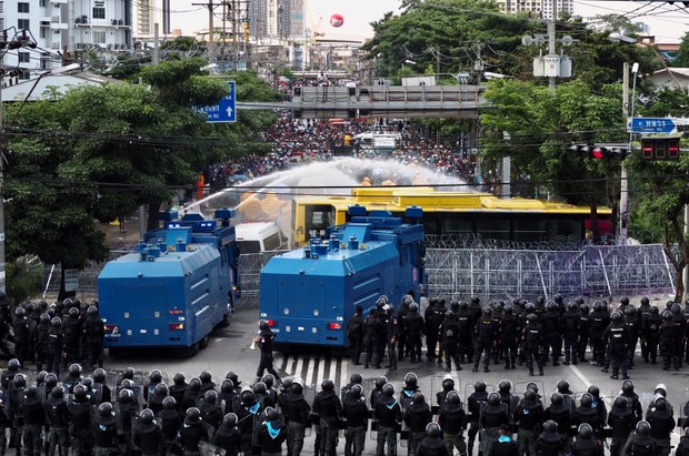201117-TH-protests-constitution-800.jpg 201117-TH-protests-constitution-800.jpg