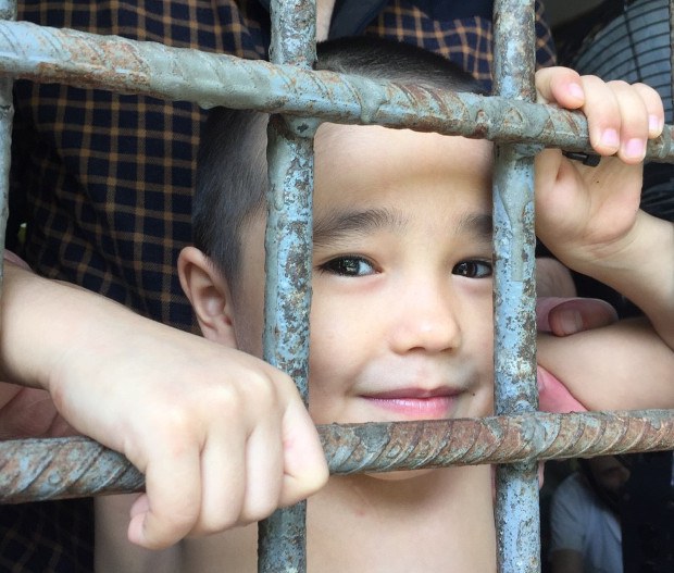 TH-uyghur-boy-620 TH-uyghur-boy-620