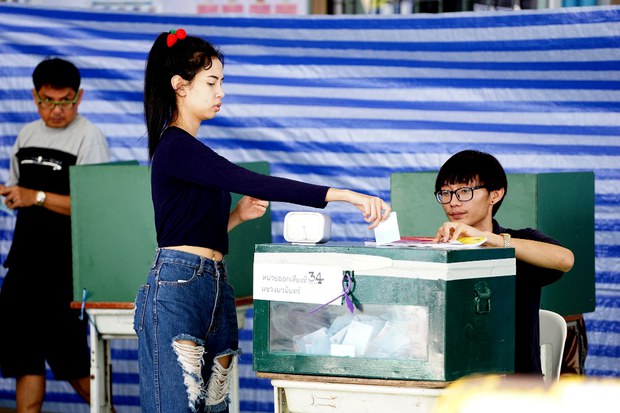 160807-TH-voter-1000 160807-TH-voter-1000
