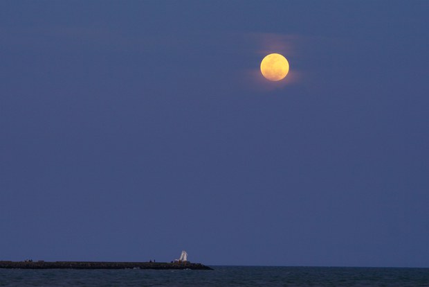 180131-TH-ID-moon-4.jpg