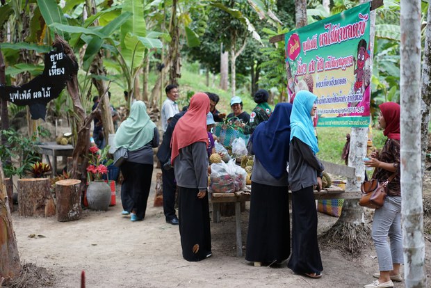 fruitsbuffet03.jpg