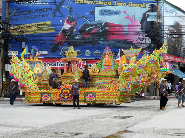 151028-Buddha-boat-parade-005.png