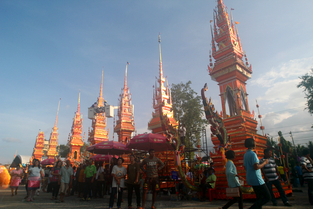 151028-Buddha-boat-parade-007.png