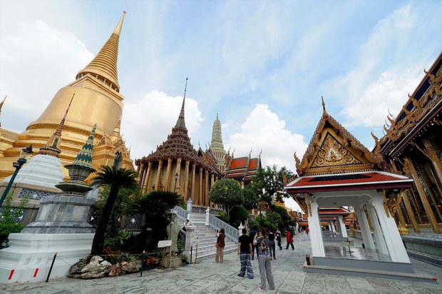 211104-TH-ss-tourism2.jpg