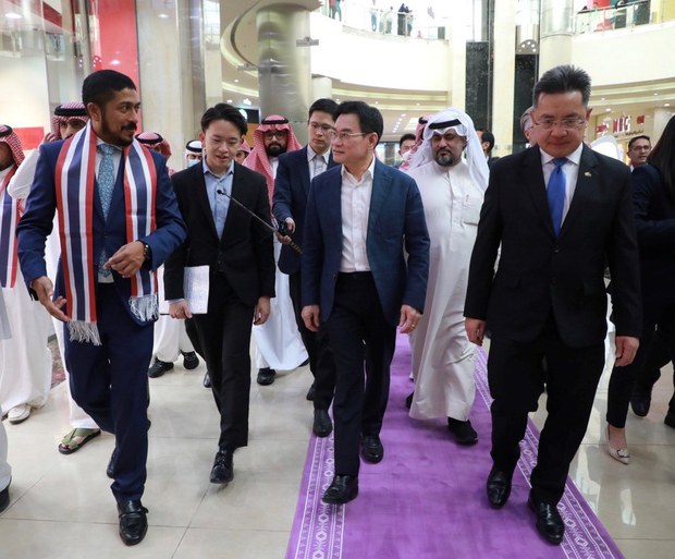 จุรินทร์ : ซาอุฯ รับปากหนุนไทยทำ FTA กับประเทศอาหรับ จุรินทร์ : ซาอุฯ รับปากหนุนไทยทำ FTA กับประเทศอาหรับ
