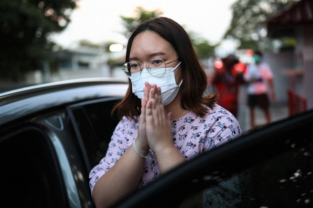 'รุ้ง ปนัสยา' แกนนำราษฎรถูกตำรวจ ปอท. จับฐานยุยงปลุกปั่น 'รุ้ง ปนัสยา' แกนนำราษฎรถูกตำรวจ ปอท. จับฐานยุยงปลุกปั่น
