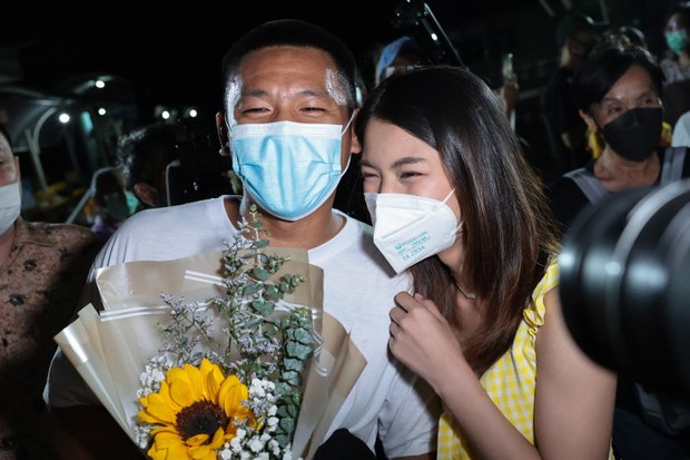 'ไผ่ ดาวดิน' ได้รับการปล่อยตัว 'ไผ่ ดาวดิน' ได้รับการปล่อยตัว