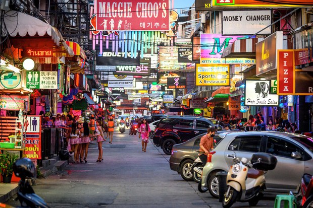 ตำรวจจับ “โกลัก” เจ้าของอาบอบนวดนาตารี หลังหลบหนีคดีมาห้าปี