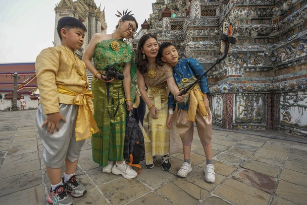 นายกฯ ยันไม่มีแผนให้ตำรวจจีนลาดตระเวนในไทย นายกฯ ยันไม่มีแผนให้ตำรวจจีนลาดตระเวนในไทย