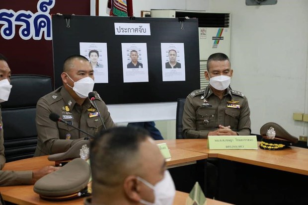 ตำรวจจับกุมตำรวจ สภ.เมืองนครสวรรค์ ฐานซ้อมผู้ต้องหาเสียชีวิตได้แล้ว 5 นาย ตำรวจจับกุมตำรวจ สภ.เมืองนครสวรรค์ ฐานซ้อมผู้ต้องหาเสียชีวิตได้แล้ว 5 นาย