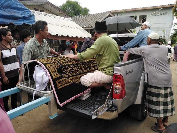 ญาติอับดุลเลาะ อีซอมูซอ ผิดหวังดีเอสไอยุติสืบสวนคดีเสียชีวิต ญาติอับดุลเลาะ อีซอมูซอ ผิดหวังดีเอสไอยุติสืบสวนคดีเสียชีวิต