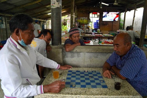 คาเฟ่ และผู้หญิงชายแดนใต้ ในวัฒนธรรมร้านน้ำชาของผู้ชาย คาเฟ่ และผู้หญิงชายแดนใต้ ในวัฒนธรรมร้านน้ำชาของผู้ชาย