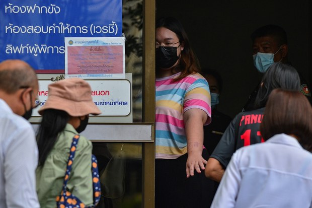 ศาลอาญากรุงเทพใต้ปฏิเสธคำร้องประกันตัว 'รุ้ง' ปนัสยา ศาลอาญากรุงเทพใต้ปฏิเสธคำร้องประกันตัว 'รุ้ง' ปนัสยา