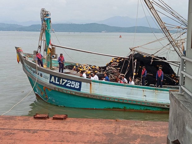 เมียนมาเตรียมปล่อย 4 ลูกเรือประมงกลับไทย หลังถูกคุมตัวร่วมสัปดาห์ เมียนมาเตรียมปล่อย 4 ลูกเรือประมงกลับไทย หลังถูกคุมตัวร่วมสัปดาห์