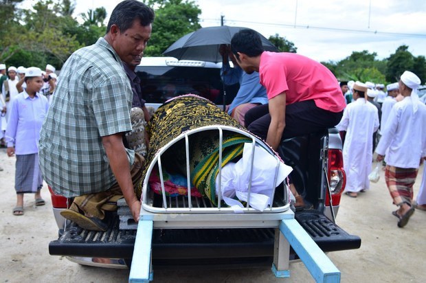 ญาติ “อับดุลเลาะ อีซอมูซอ” ผิดหวังกรรมการสิทธิฯ ยุติการสอบสวน ญาติ “อับดุลเลาะ อีซอมูซอ” ผิดหวังกรรมการสิทธิฯ ยุติการสอบสวน