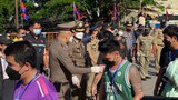 103 แรงงานไทยกลับบ้าน หลังถูกหลอกทำงานเครือข่ายพนันจีนในกัมพูชา