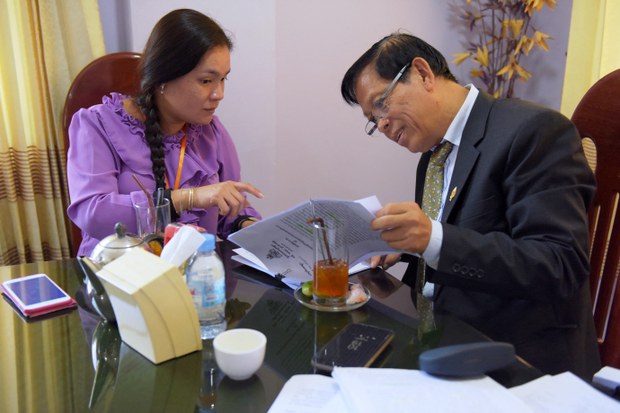 ตร. ออกหมายจับผู้ต้องสงสัยร่วมขบวนการยิง อดีต สส. ฝ่ายค้านกัมพูชาในไทย ตร. ออกหมายจับผู้ต้องสงสัยร่วมขบวนการยิง อดีต สส. ฝ่ายค้านกัมพูชาในไทย