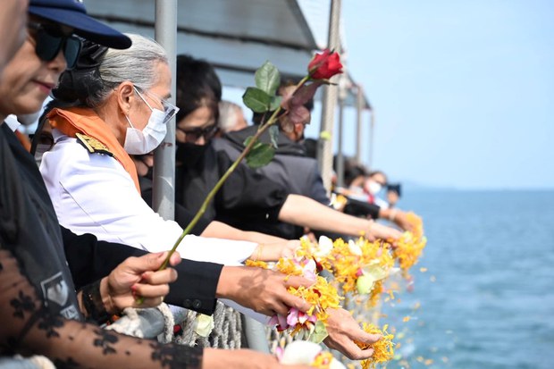 กองทัพเรือค้นหาลูกเรือต่อเนื่อง หลังเรือหลวงสุโขทัยจมเป็นวันที่สิบ กองทัพเรือค้นหาลูกเรือต่อเนื่อง หลังเรือหลวงสุโขทัยจมเป็นวันที่สิบ