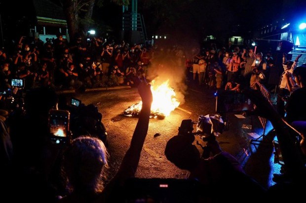 th-oct6-massacre-fire-1000-7.jpg