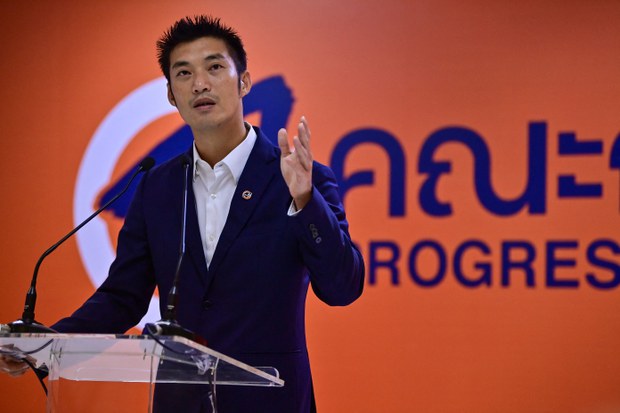 ศาลอาญายกคำร้องดีอีเอส ที่ให้ธนาธรลบเนื้อหาวิจารณ์วัคซีน ศาลอาญายกคำร้องดีอีเอส ที่ให้ธนาธรลบเนื้อหาวิจารณ์วัคซีน