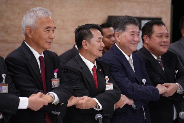 เพื่อไทยได้อีก 6 พรรคร่วมรัฐบาล เพื่อไทยได้อีก 6 พรรคร่วมรัฐบาล