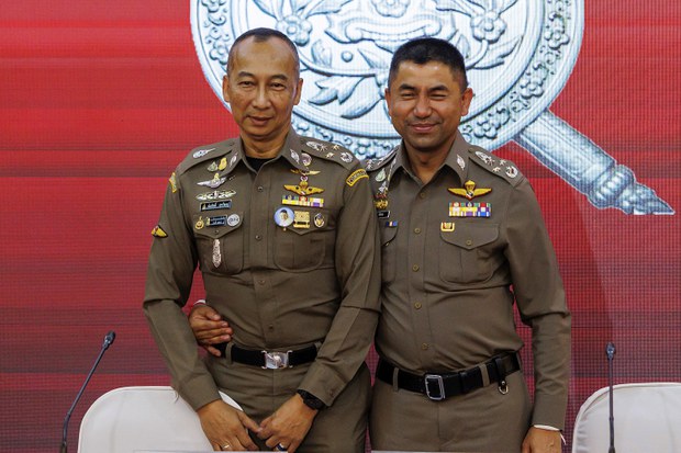 นายกฯ สั่งย้ายต่อศักดิ์-สุรเชษฐ์ ชั่วคราว เพื่อสะสางปัญหาใน สตช. นายกฯ สั่งย้ายต่อศักดิ์-สุรเชษฐ์ ชั่วคราว เพื่อสะสางปัญหาใน สตช.