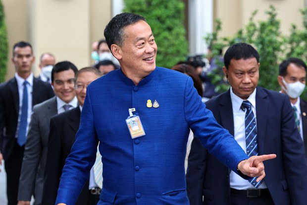 ครม. เศรษฐาประชุมนัดแรก เล็งลดค่าไฟฟ้า-ค่าน้ำมัน ครม. เศรษฐาประชุมนัดแรก เล็งลดค่าไฟฟ้า-ค่าน้ำมัน