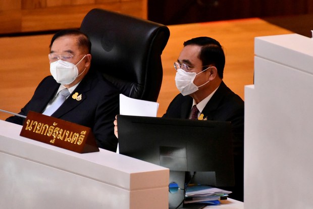 นายกฯ ยืนยันไม่ยุบสภา-ปรับ ครม. ท่ามกลางข่าวว่า ส.ส. พลังประชารัฐ จะไม่ยกมือให้ นายกฯ ยืนยันไม่ยุบสภา-ปรับ ครม. ท่ามกลางข่าวว่า ส.ส. พลังประชารัฐ จะไม่ยกมือให้