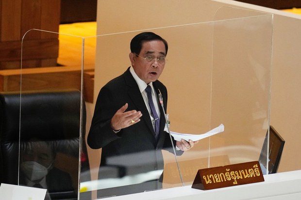 ส.ส. ฝ่ายค้านยื่นคำร้องศาลรัฐธรรมนูญ ตีความประยุทธ์อยู่เกินแปดปี ส.ส. ฝ่ายค้านยื่นคำร้องศาลรัฐธรรมนูญ ตีความประยุทธ์อยู่เกินแปดปี