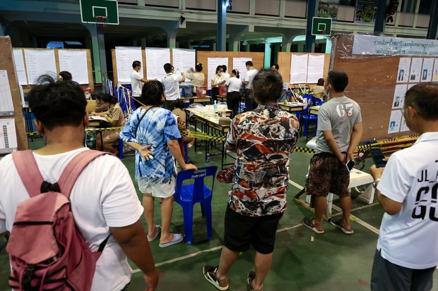 กกต. สั่ง 47 หน่วยใน 16 จังหวัด นับคะแนนใหม่ กกต. สั่ง 47 หน่วยใน 16 จังหวัด นับคะแนนใหม่