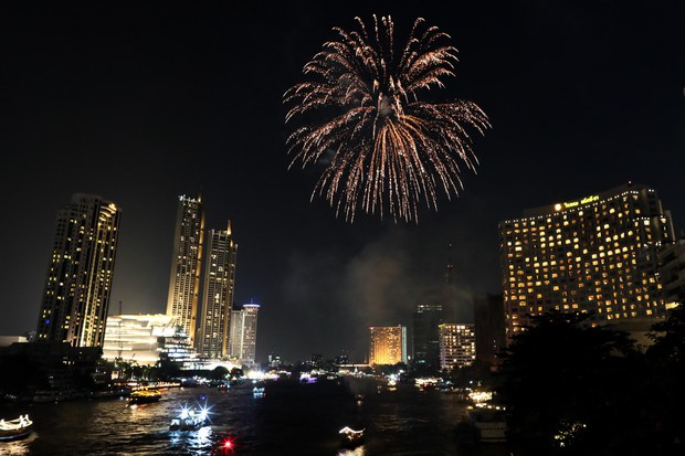 loykratong-10 fireworks.jpg