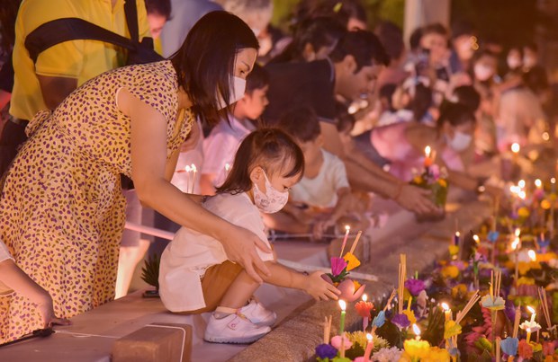 loykratong-4 kid.jpg