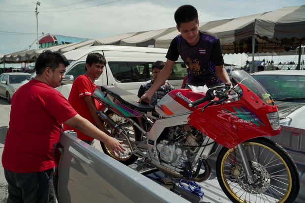 27motorbikes.jpg