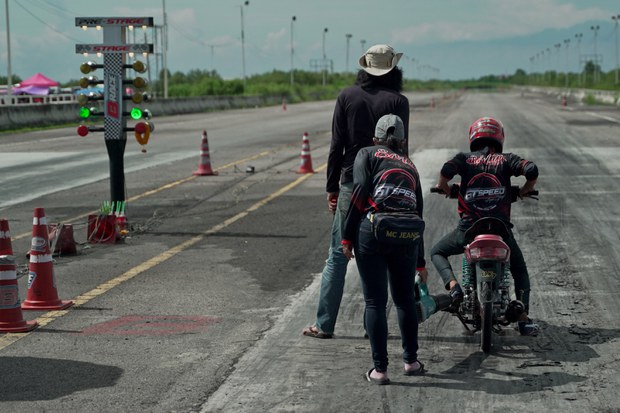32motorbikes.jpg