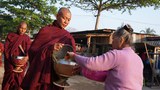'สะพานมิตรภาพ' เส้นทางหล่อเลี้ยงชีวิตของชาวเมียนมา