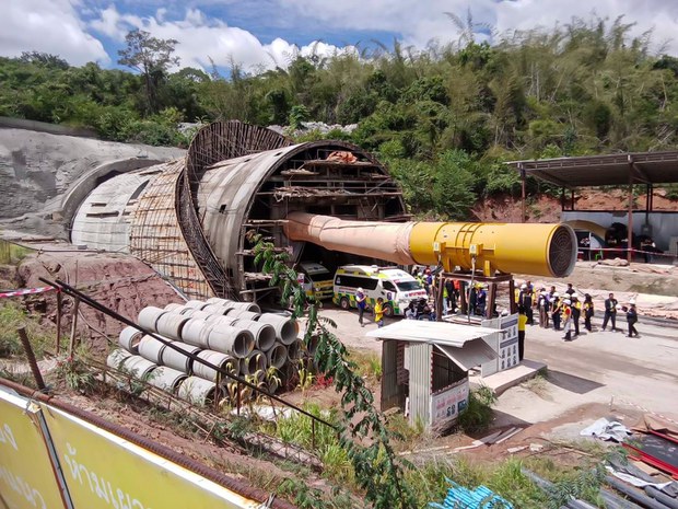 เจ้าหน้าที่พบร่างเหยื่ออุโมงค์รถไฟความเร็วสูงถล่มแล้วทั้งสามราย เจ้าหน้าที่พบร่างเหยื่ออุโมงค์รถไฟความเร็วสูงถล่มแล้วทั้งสามราย