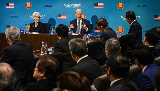 ไบเดนหนุนอินโด-แปซิฟิกที่ ‘เสรีและเปิดกว้าง’ ในประชุมสุดยอดกับผู้นำอาเซียน ไบเดนหนุนอินโด-แปซิฟิกที่ ‘เสรีและเปิดกว้าง’ ในประชุมสุดยอดกับผู้นำอาเซียน