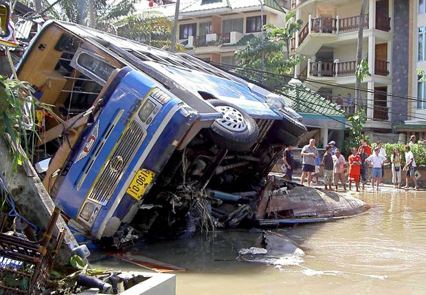 tsunami-slide-6.jpg